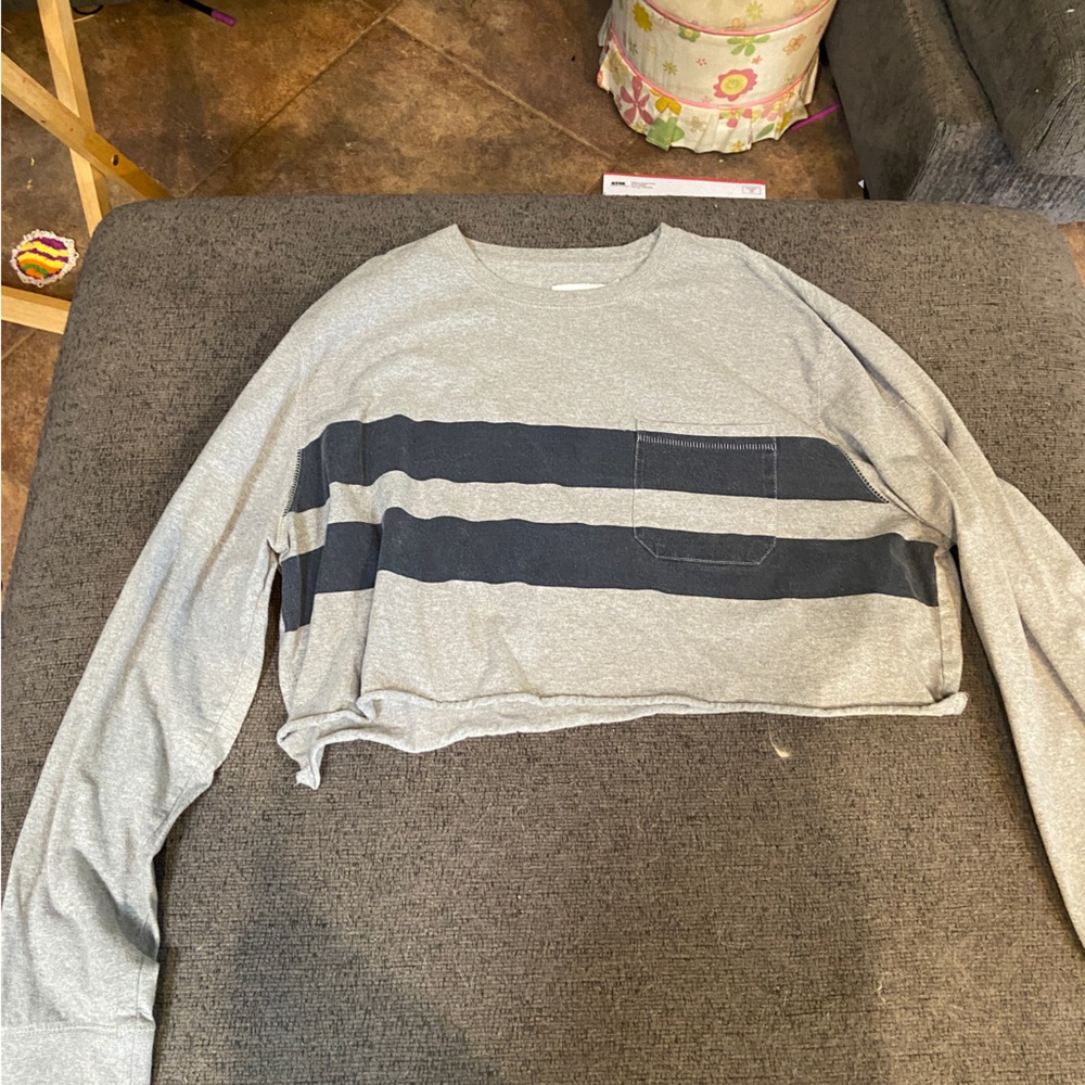 Grey striped long sleeve crop top